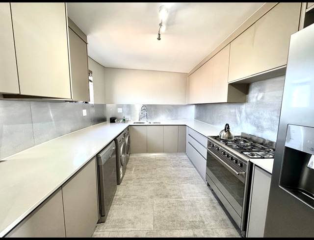 4 BEDROOM APARTMENT FOR SALE IN BEACHFRONT